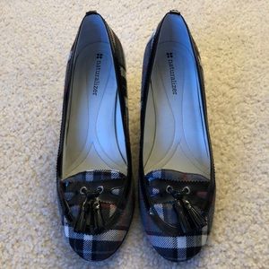 Naturalizer high heeled shoes